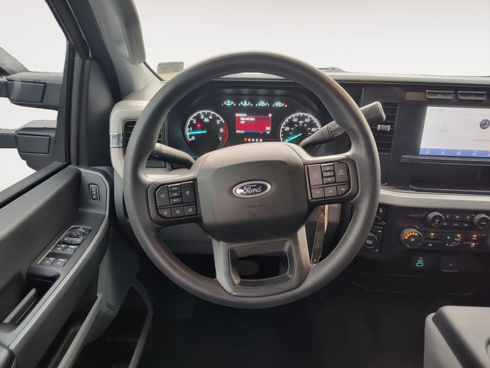 Used 2024 Oxford White Ford XL image 12