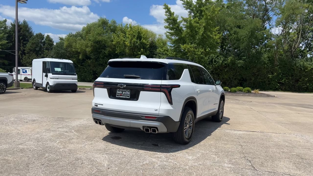 Used 2024 Summit White Chevrolet LT image 8