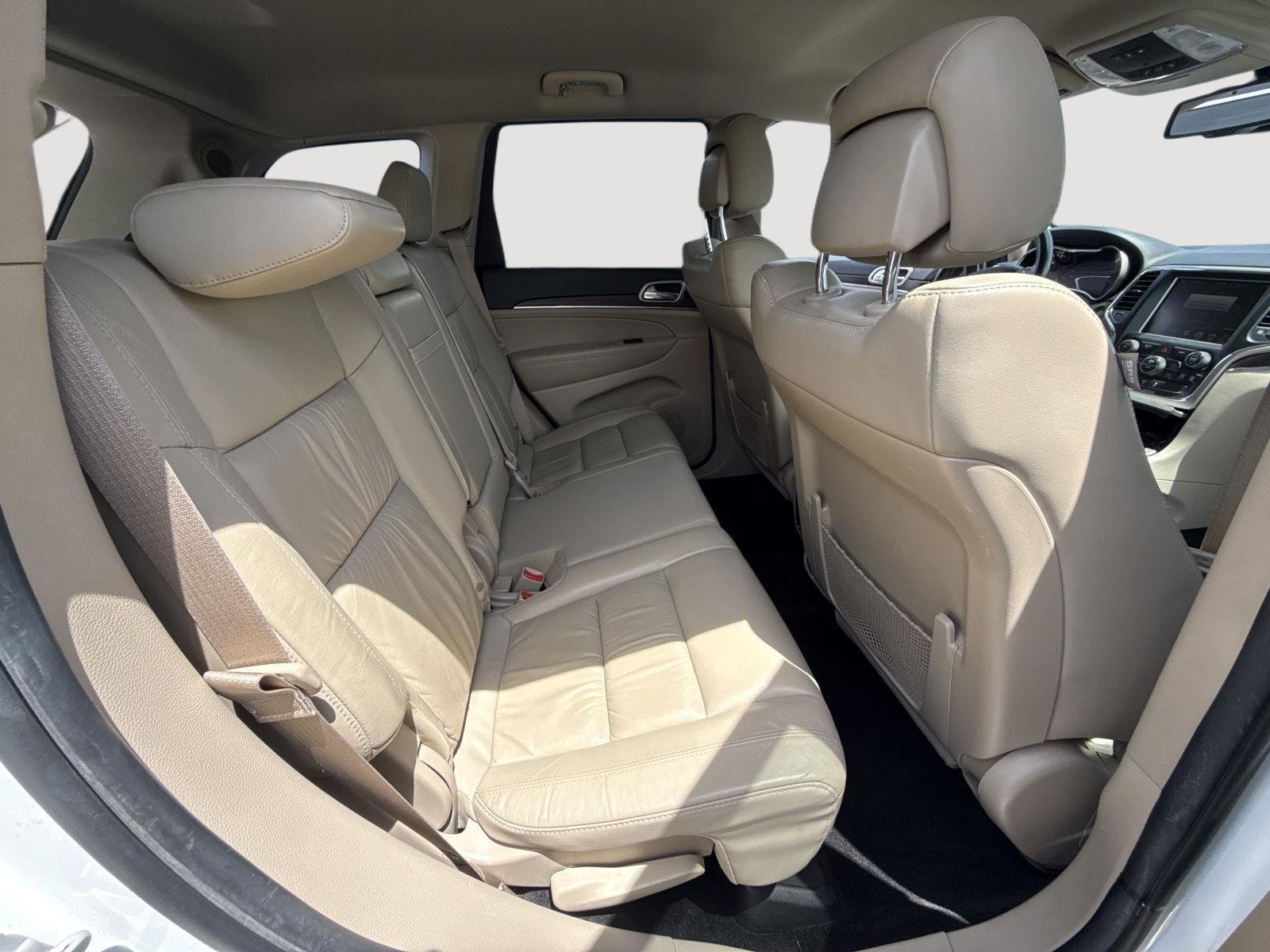 Used 2014 Bright White Clearcoat Jeep Limited image 5