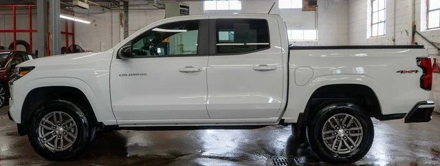 Used 2023 White Chevrolet LT image 9