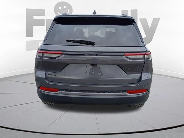 New 2026 Baltic Gray Metallic Clear-Coat Exterior Paint Jeep Limited image 5