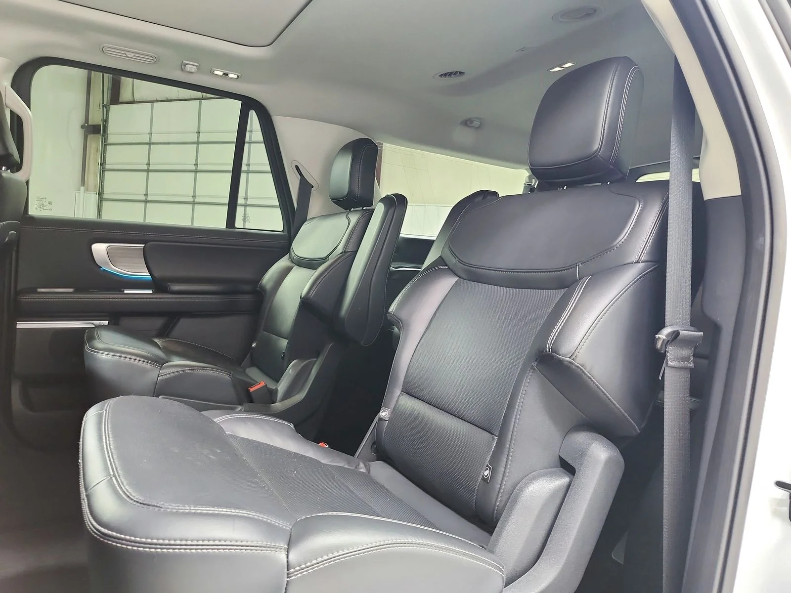 Used 2025 White Ford Platinum image 11