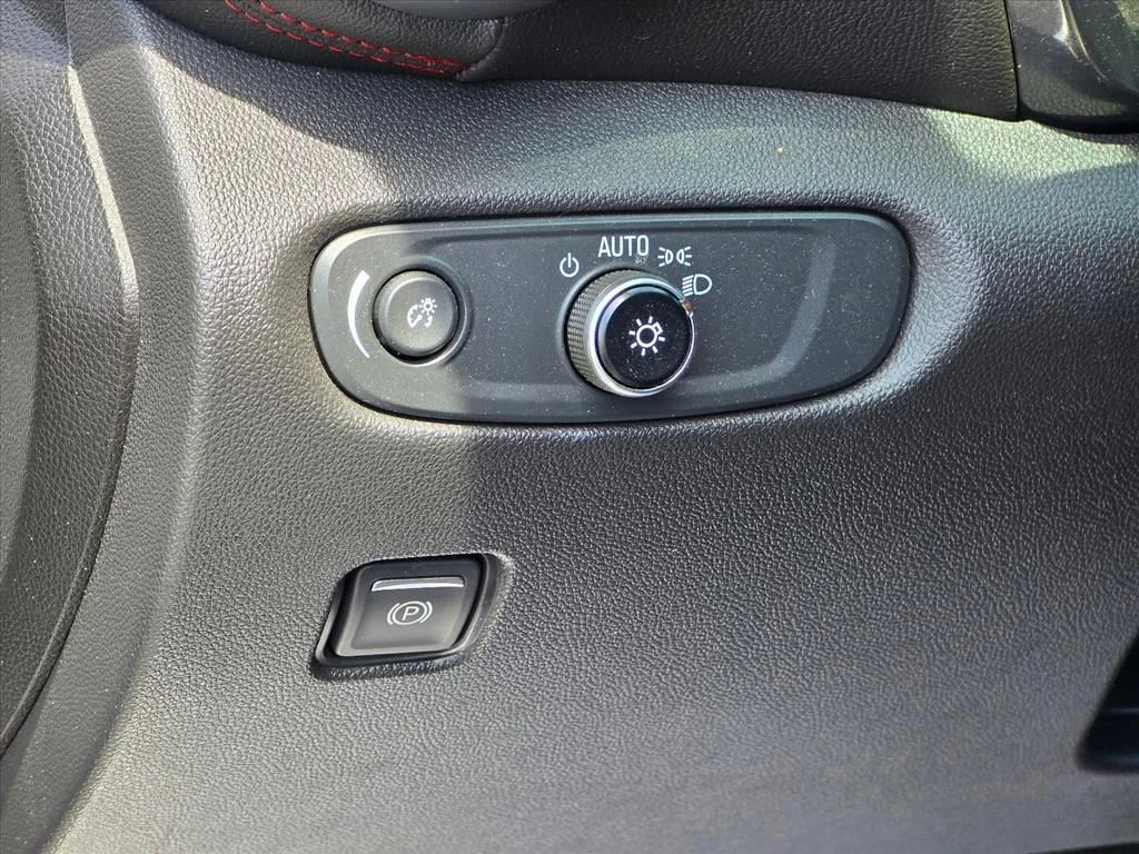 Used 2021 Silver Chevrolet RS image 9