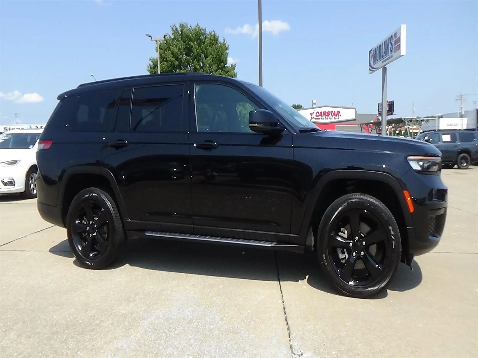 Certified Used 2025 Diamond Black Crystal Pearl Coat (pxj) Jeep Altitude X image 5