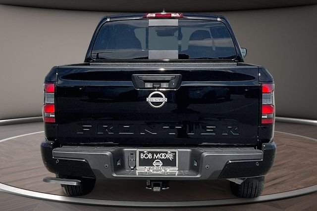 New 2026 Super Black Nissan Crew Cab SV image 4