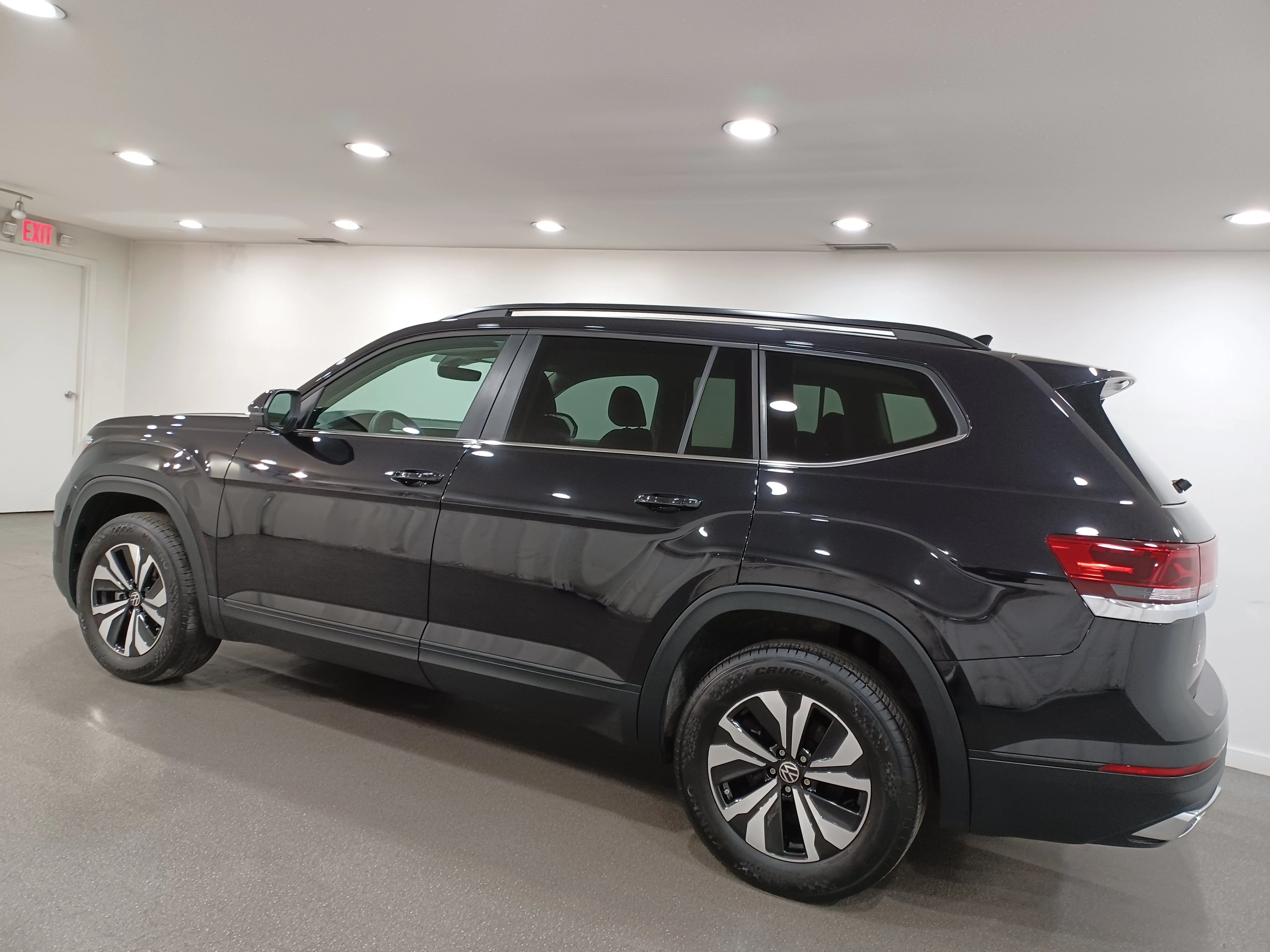 Certified Used 2025 Deep Black Pearl Volkswagen Comfortline 4Motion*AWD | Adaptive Cruise | Remote Start | Cooled Leather | Pano Roof | Htd Wheel image 7