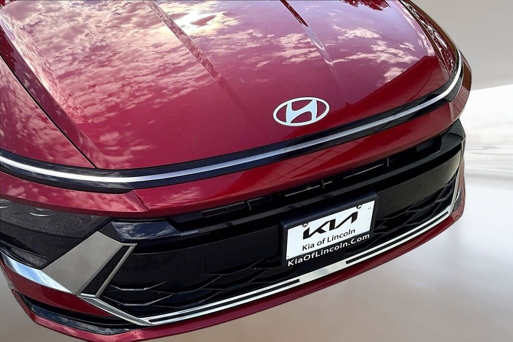 Used 2025 Ultimate red Hyundai SEL image 26
