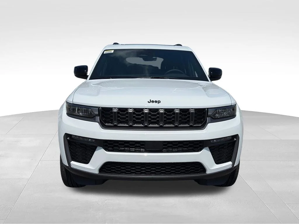 New 2026 Bright White Clear-Coat Exterior Paint Jeep Limited image 26
