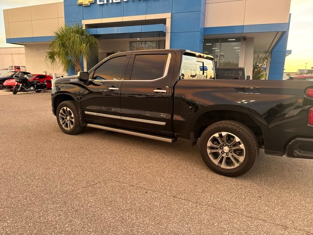 Used 2024 Black Chevrolet High Country image 7