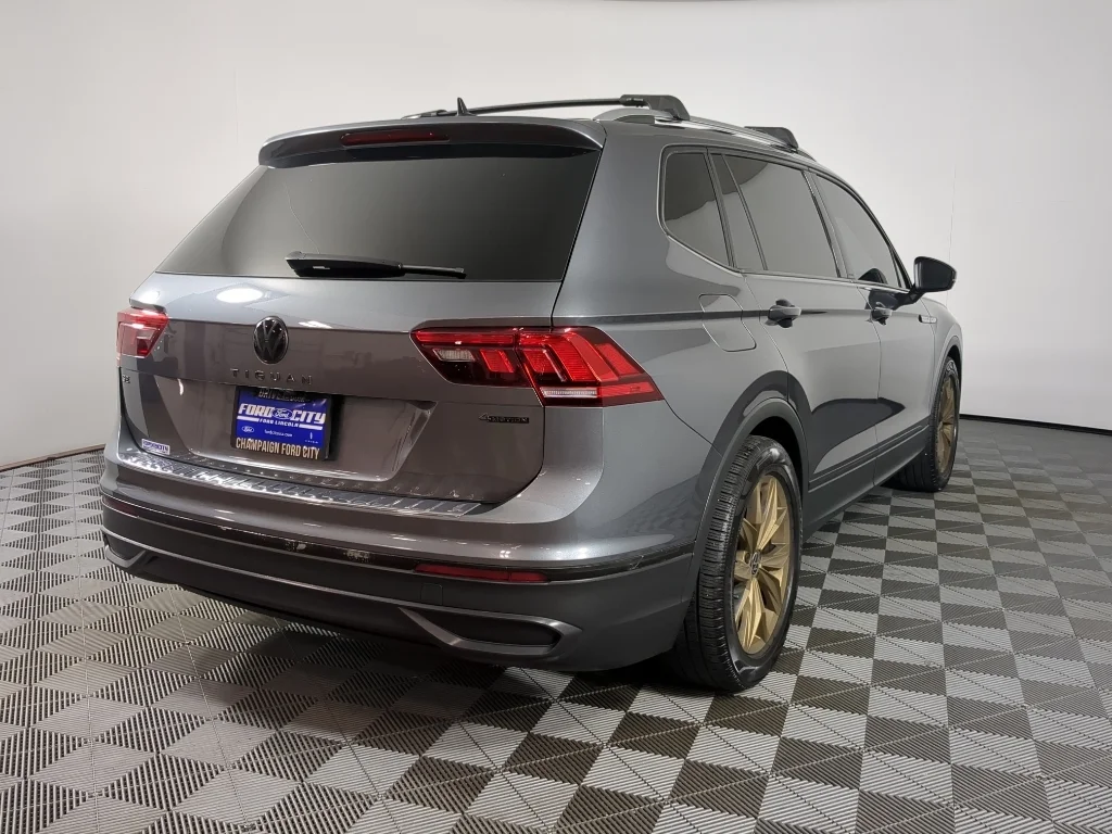 Used 2022 Platinum Gray Metallic Volkswagen SE image 9
