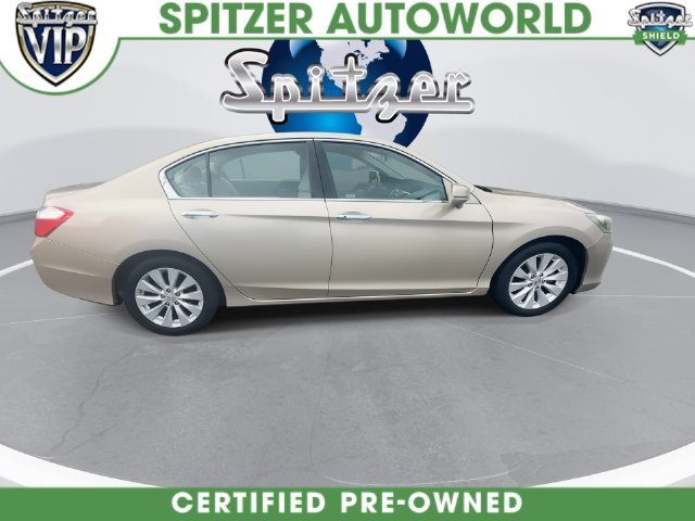 Used 2015 Champagne Frost Pearl Honda EX image 16