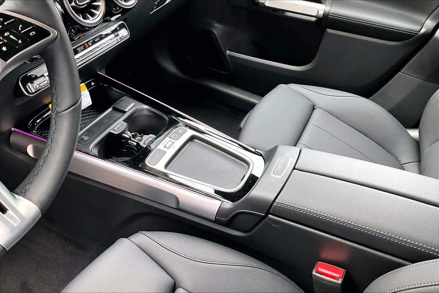 New 2026 Mountain Grey Metallic Mercedes-Benz GLB 250 image 11