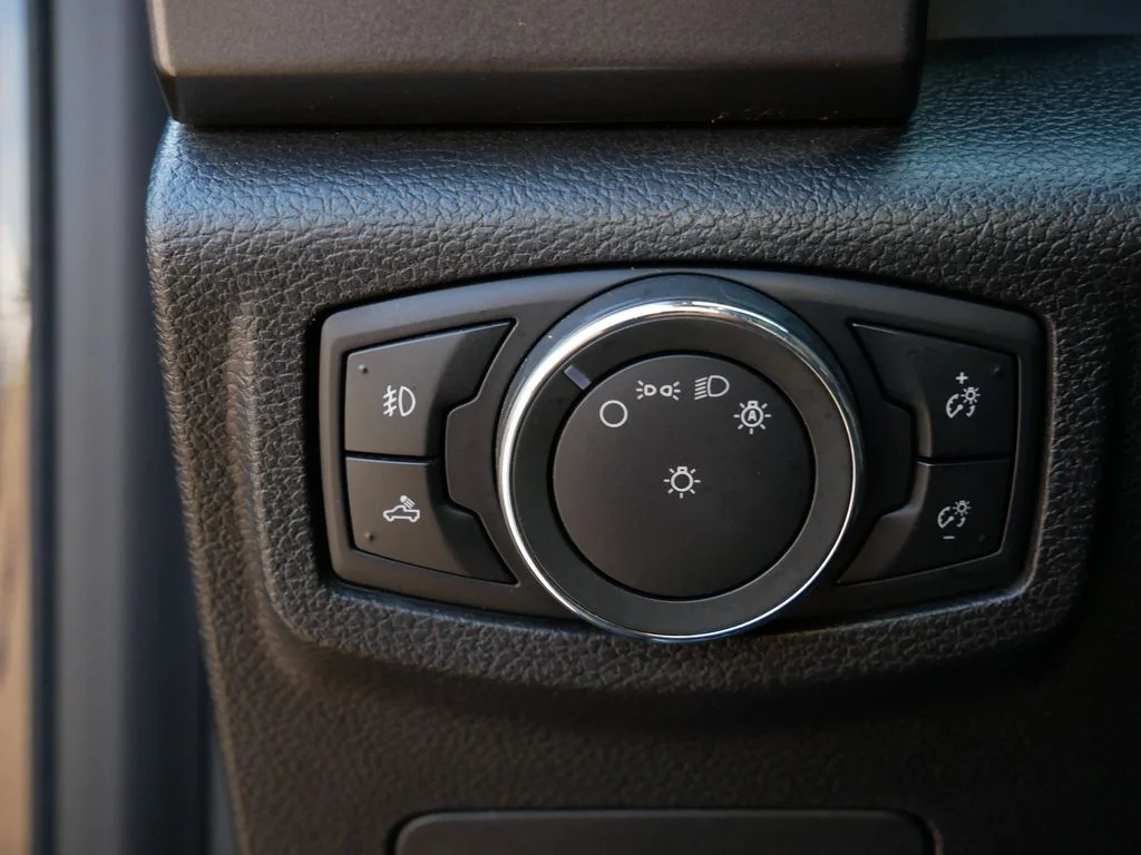 Used 2018  Ford XLT image 17