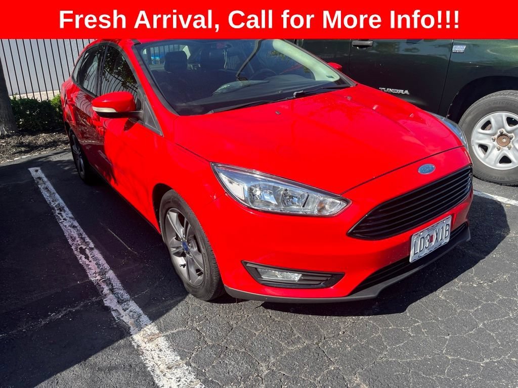 2017 Ford Focus Sedan SE's photo