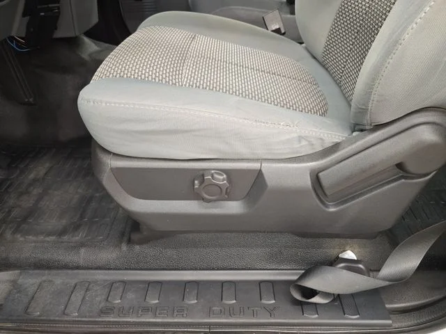 Used 2011 Oxford White Ford XL image 28