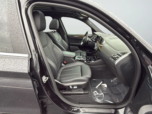 Used 2023  BMW xDrive30i image 26