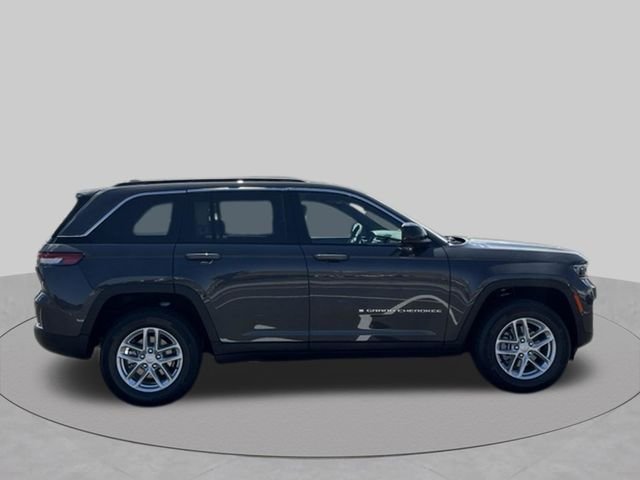 New 2026 Baltic Gray Metallic Clear-Coat Exterior Paint Jeep Laredo X image 6
