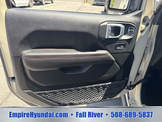 Used 2020  Jeep Rubicon image 16
