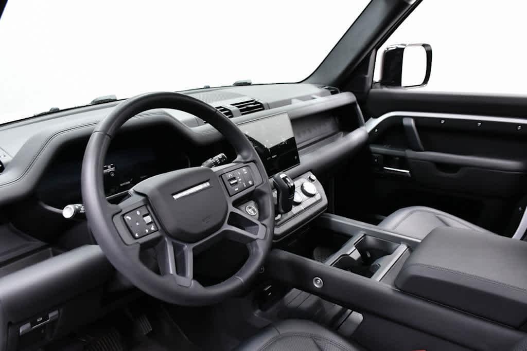 Certified Used 2025 WHT Land Rover S image 11