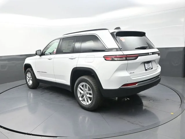 Used 2026 White Jeep Laredo X image 7