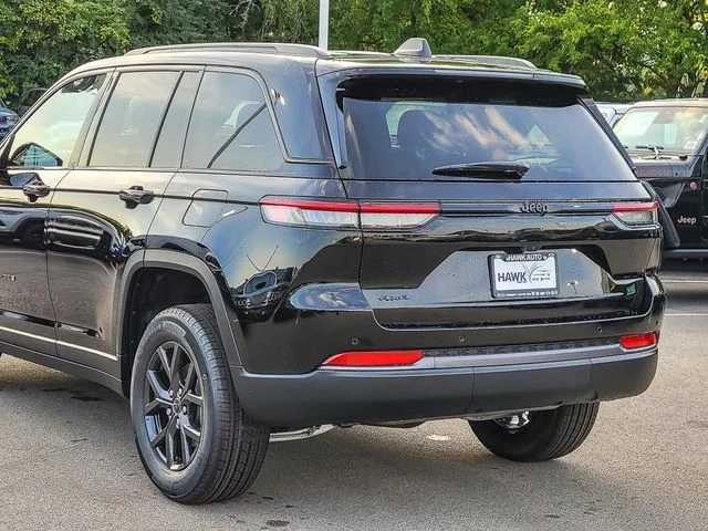 New 2027 High-Gloss Black Paint Jeep Laredo Altitude image 6