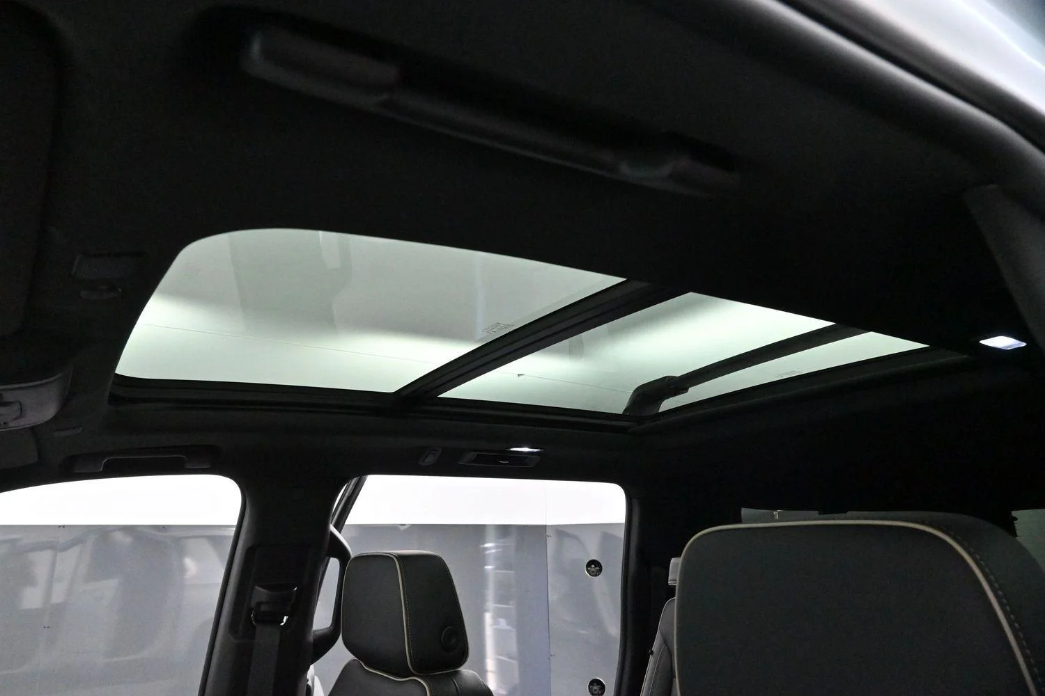 Used 2024 Summit White Chevrolet Premier image 30