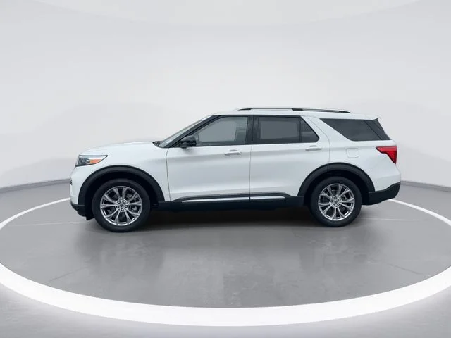 Used 2022 White Ford Limited image 4