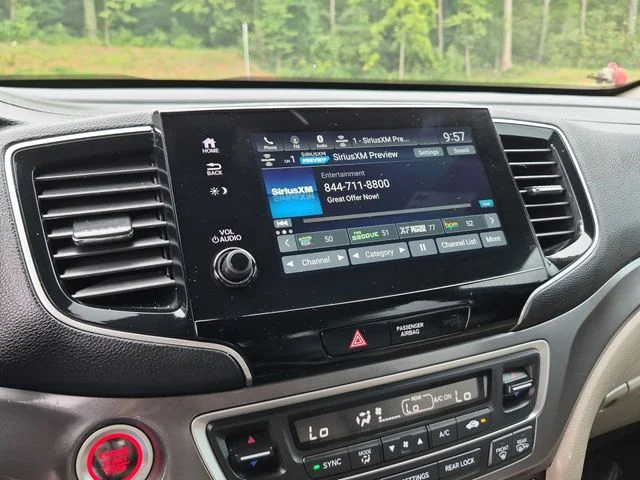 Used 2022 White Honda EX-L image 35