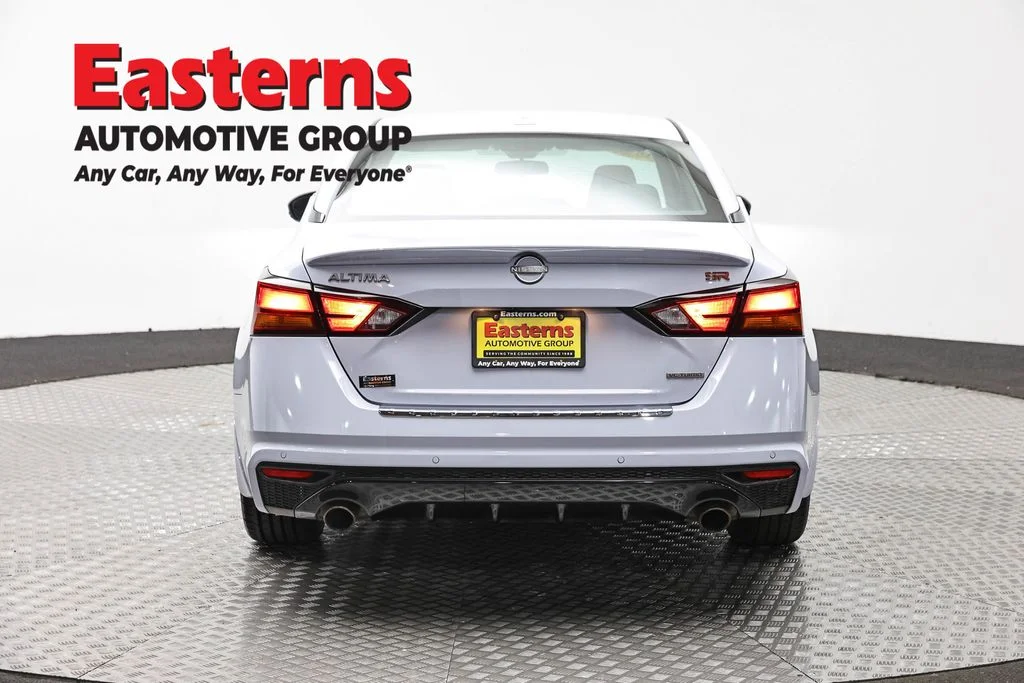 Used 2023 Gray Nissan 2.0 SR image 6