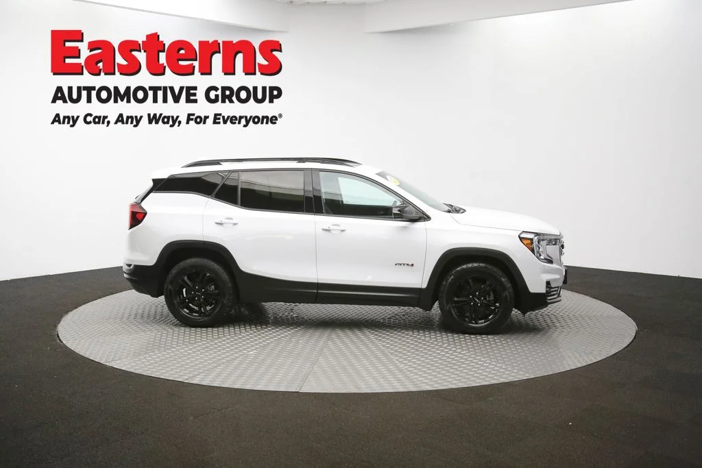 Used 2022 White GMC AT4 image 48