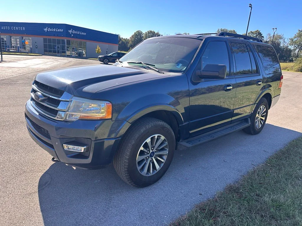 Used 2017 Blue Ford XLT image 4