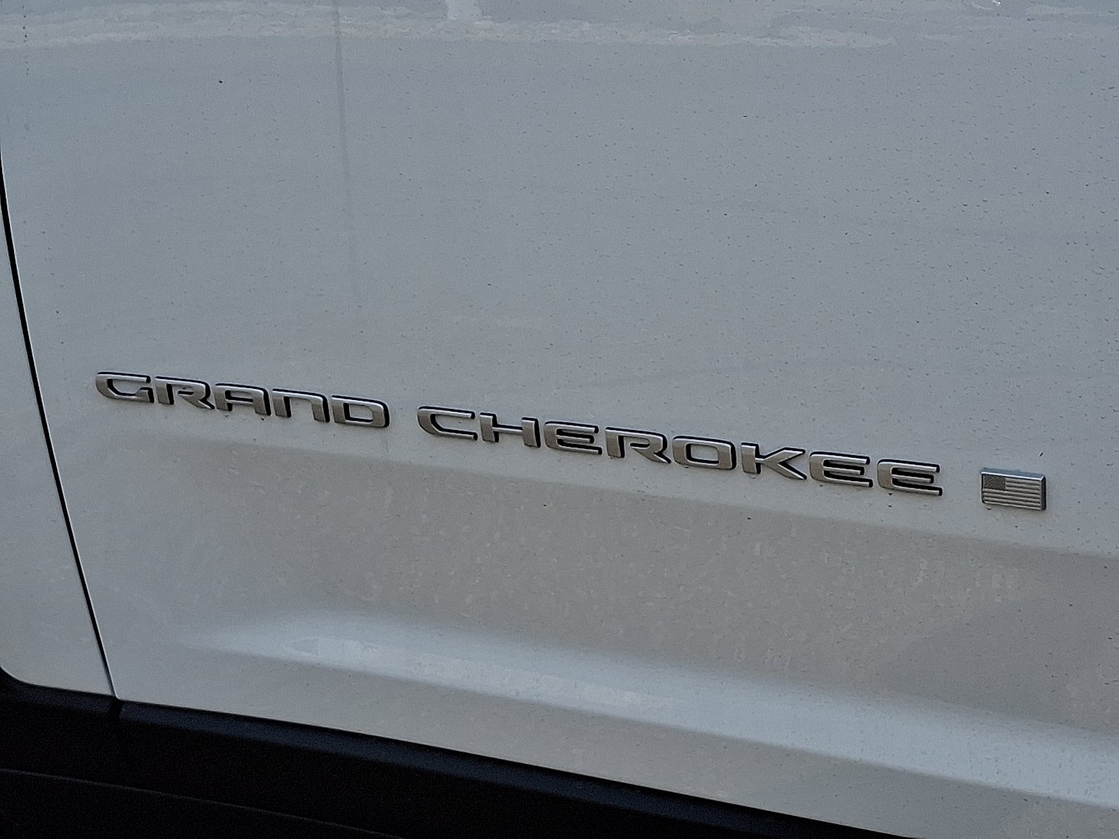 New 2026 Bright White Clear-Coat Exterior Paint Jeep Laredo X 4x4 image 18