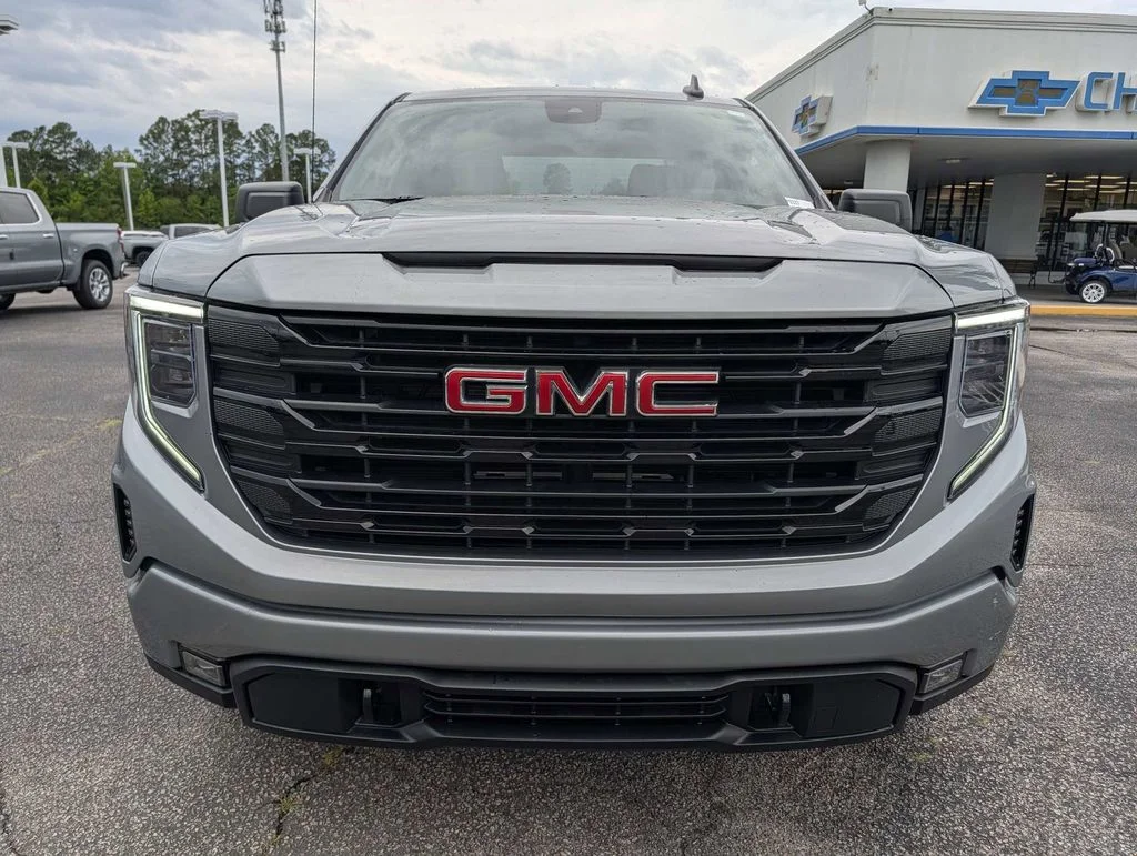 Used 2024 Silver GMC Elevation image 11