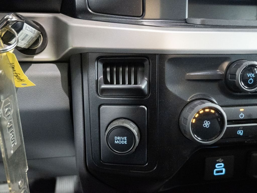 2025 Ford F-550 Super Duty Chassis Cab XL - Photo 18