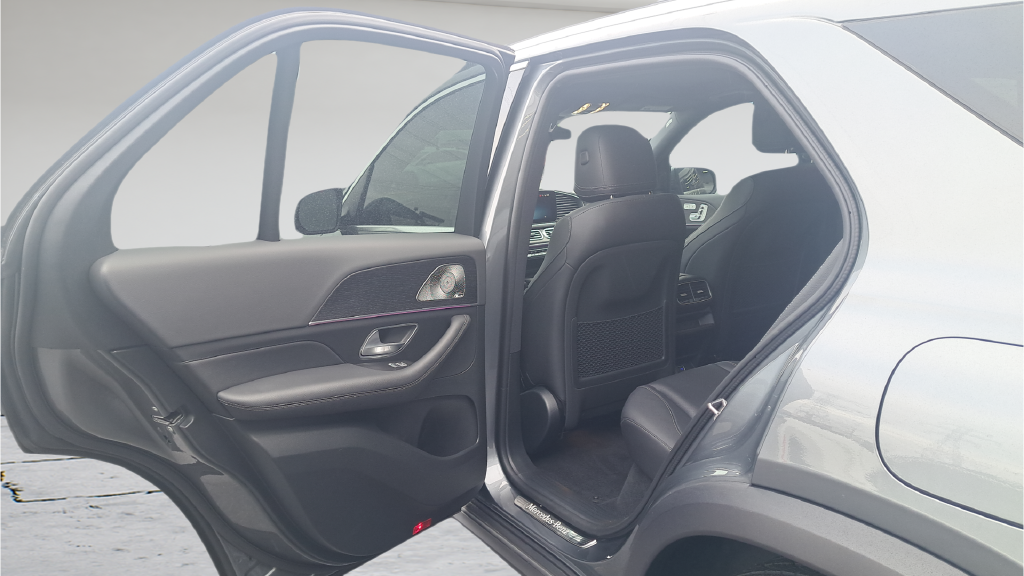 Used 2025  Mercedes-Benz GLE 450e image 11
