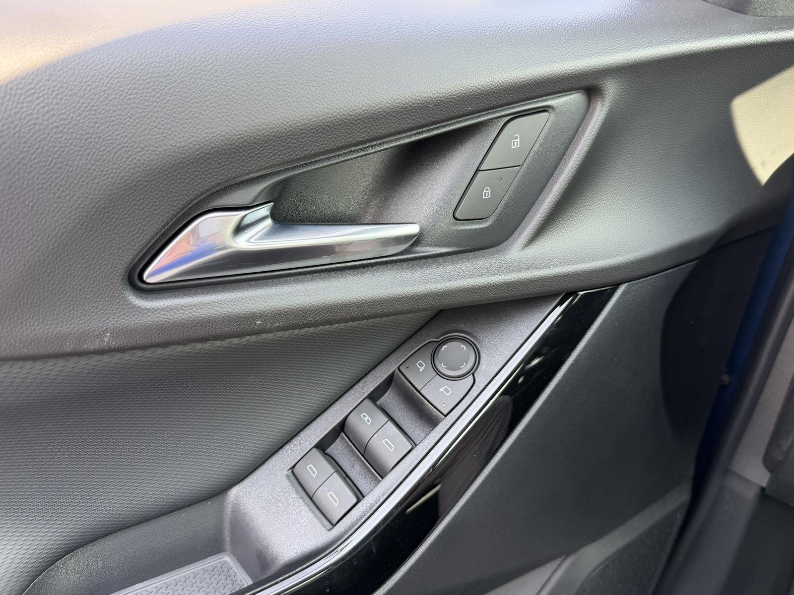 2027 Chevrolet Equinox LT - Photo 11