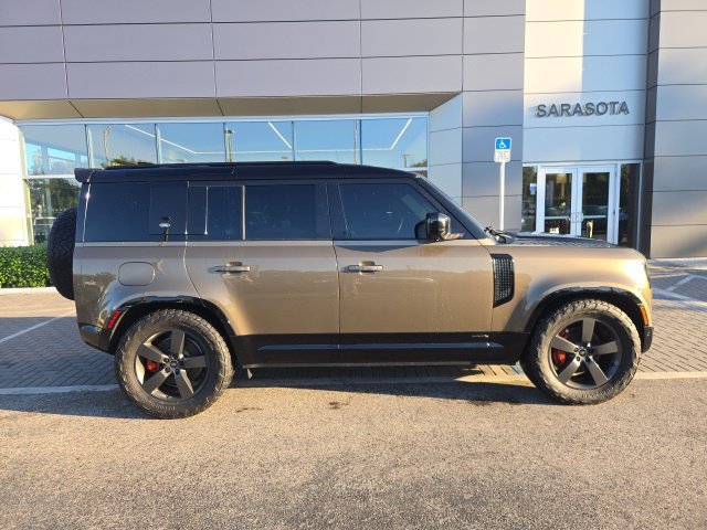 Used 2023 Gondwana Stone Metallic Land Rover X image 6