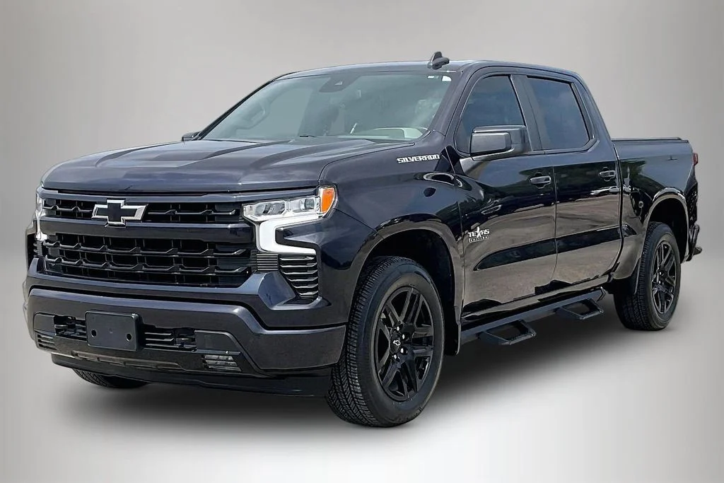 Used 2022 Gray Chevrolet RST image 2