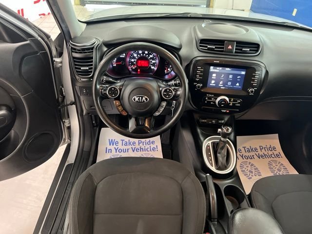 Used 2018 Silver Kia Base image 26