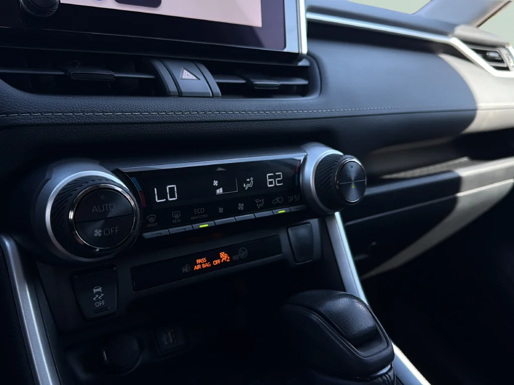 Used 2025 Silver Sky Metallic Toyota XLE image 18