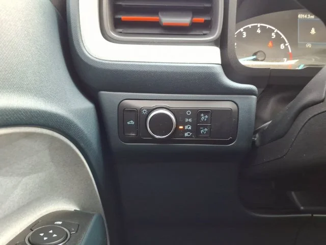 Used 2024 White Ford XLT image 27