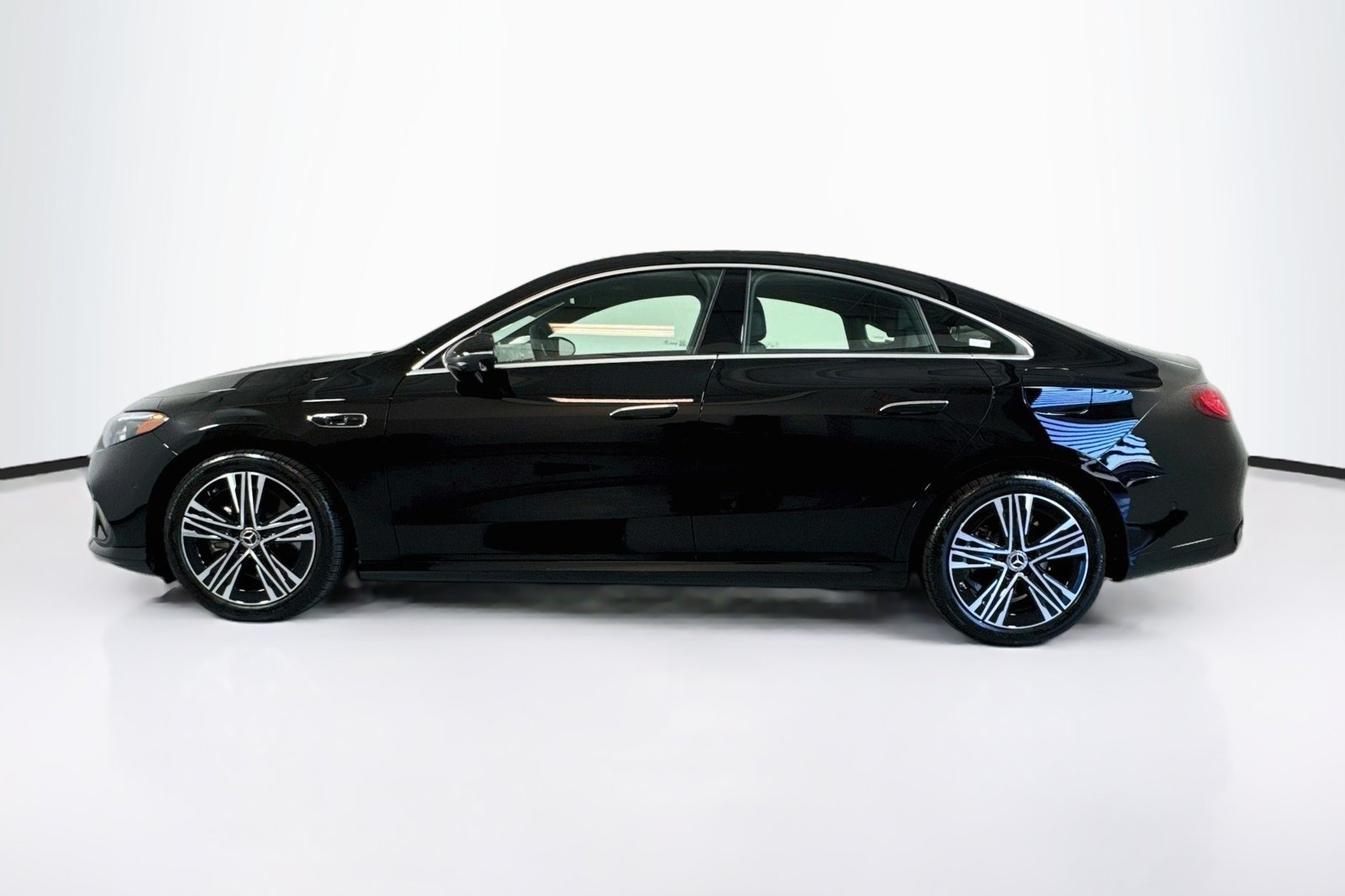 New 2027 Night Black Mercedes-Benz CLA 220 Hybrid image 8