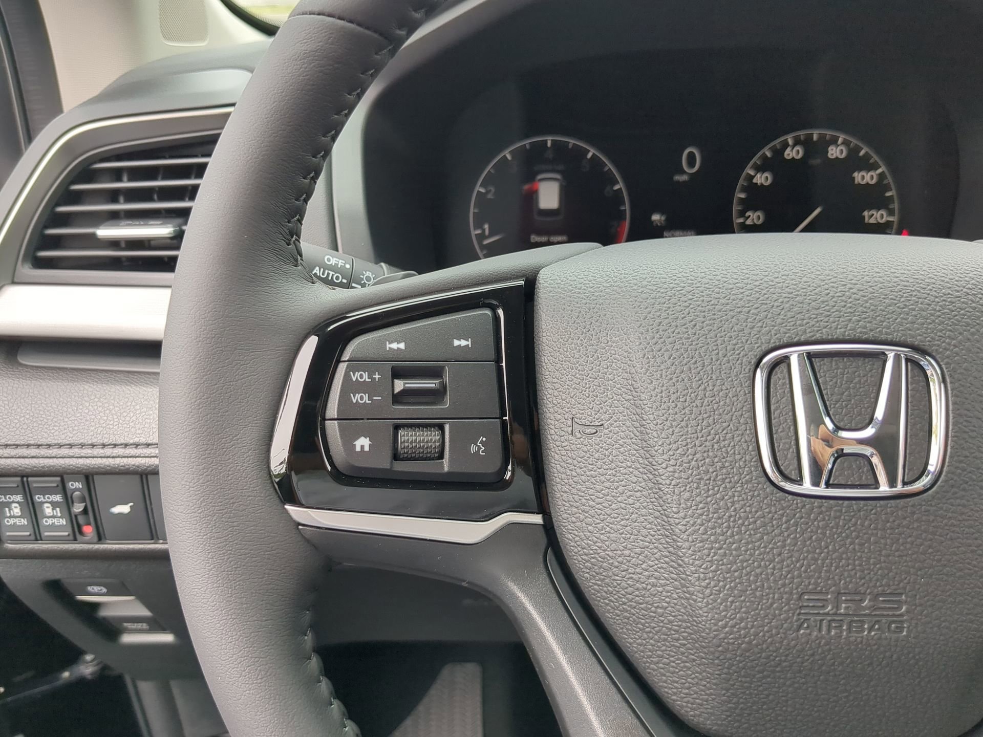 New 2026 Platinum White Pearl Honda EX-L image 30