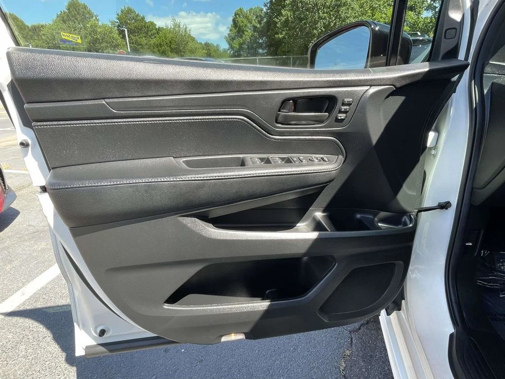 2025 Honda Odyssey Sport L - Photo 20