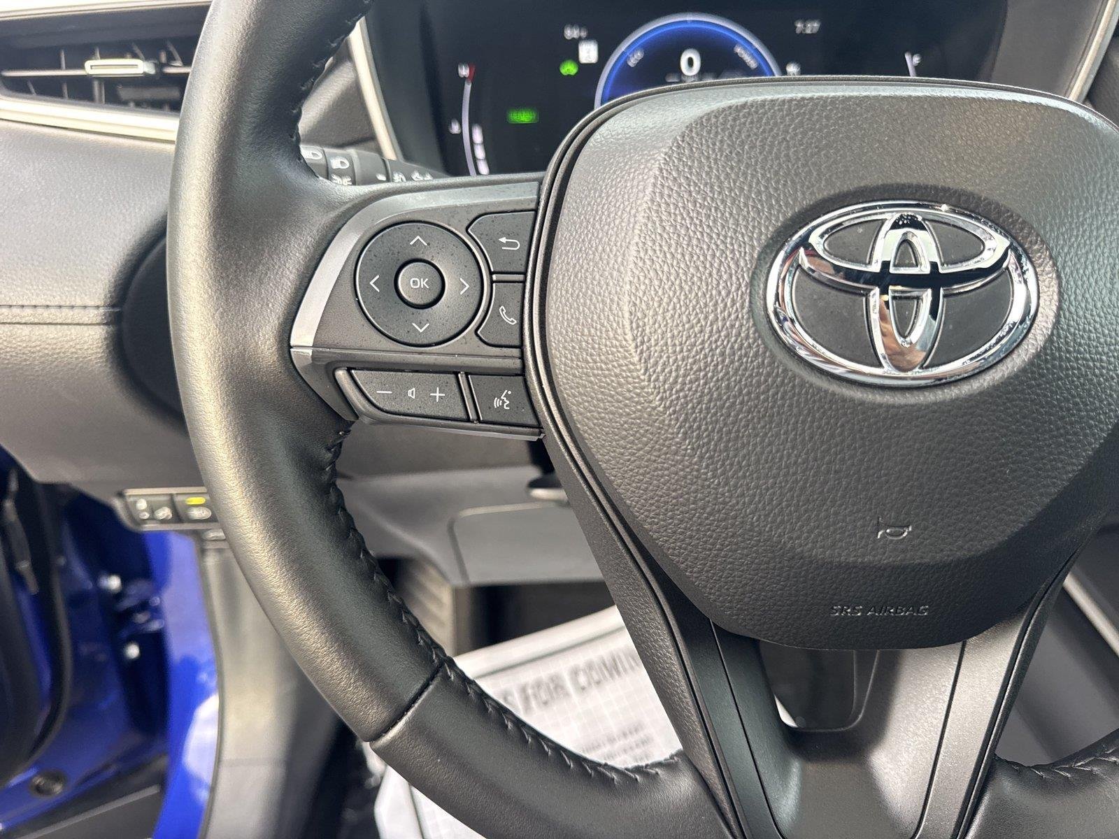 Used 2025 Blue Crush Metallic w/Jet Black Roof TOYOTA XSE image 10