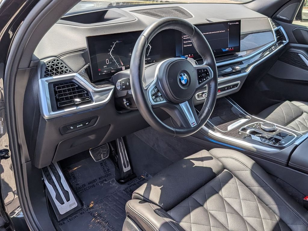 Used 2024 Black BMW sDrive40i image 8