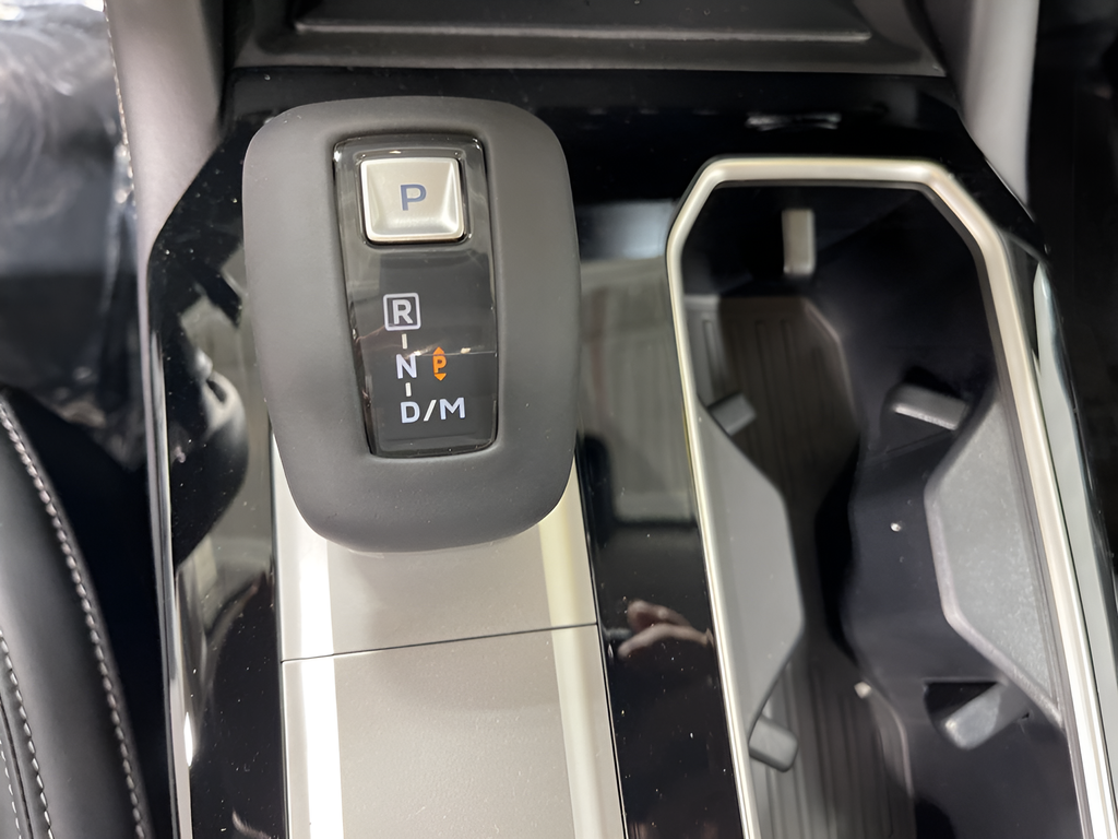 New 2026 White Diamond Mitsubishi SE image 15