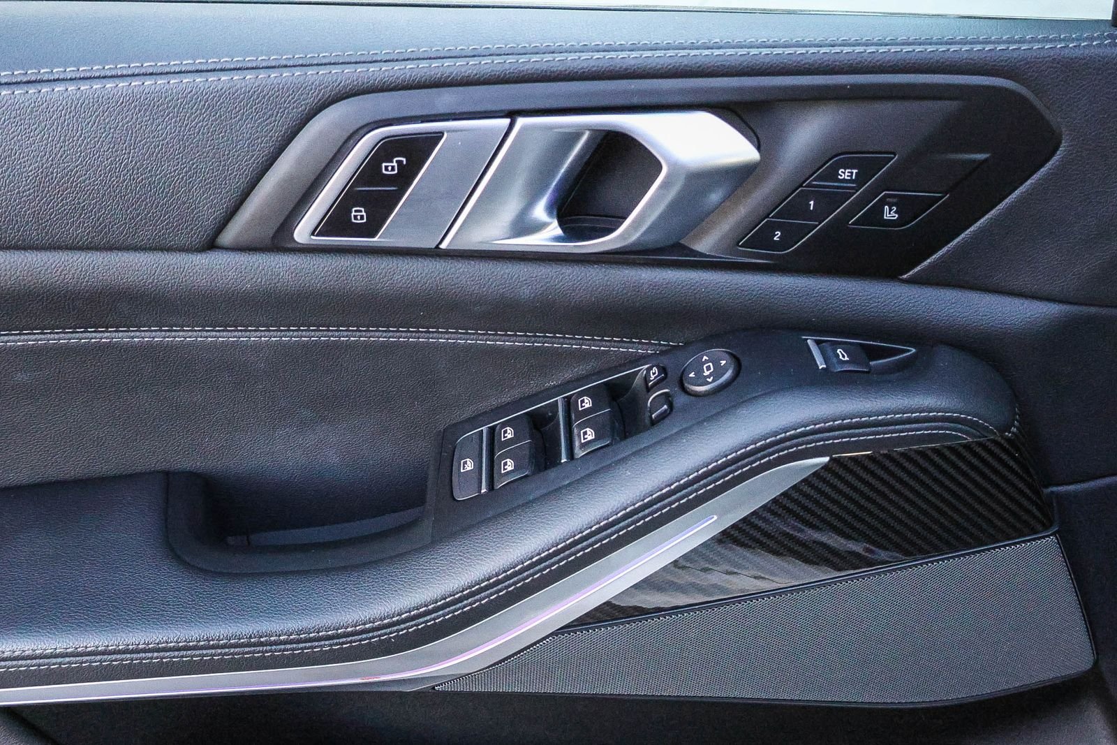 Used 2022 White BMW M50i image 27