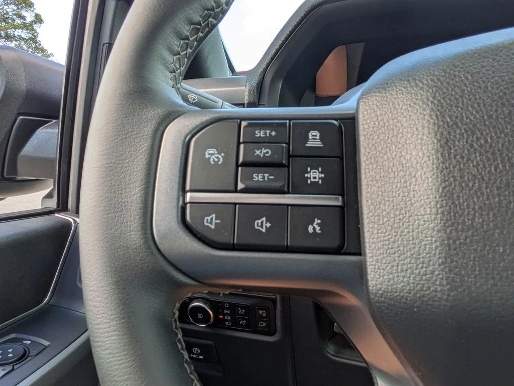 New 2026 Agate Black Metallic Ford XLT image 28