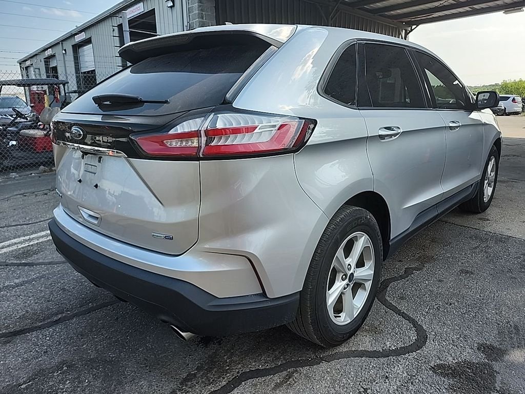 Used 2019 Silver Ford SE image 4